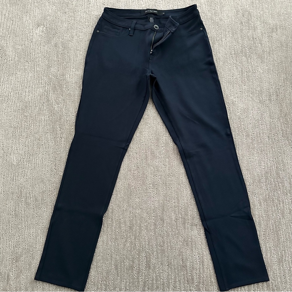 Calvin Klein, size 8 stretchy, skinny pants. Navy
